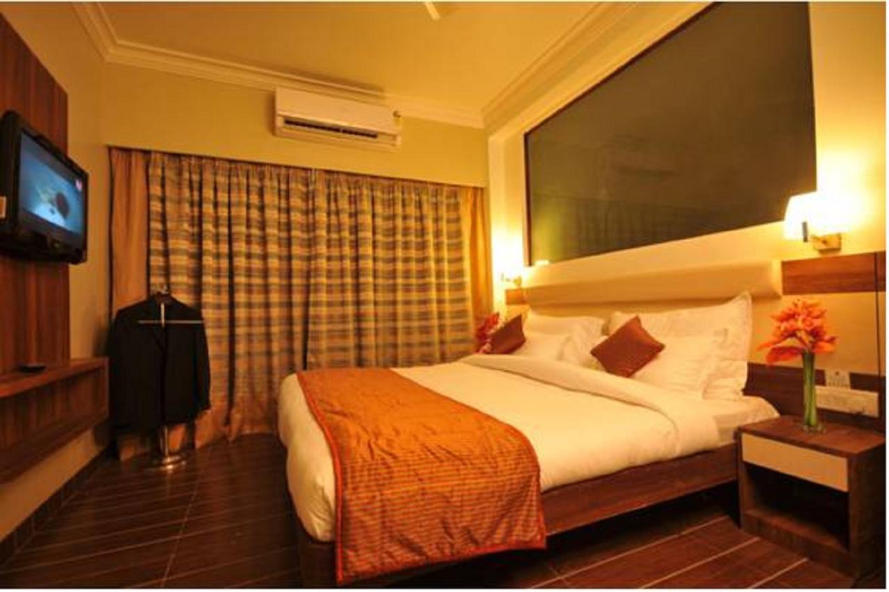 Daiwik Hotels Shirdi Bagian luar foto